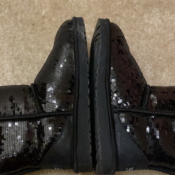 UGG Australia Classic Short Sparkles Boots Size 8 Color Black - Picture 8 of 14